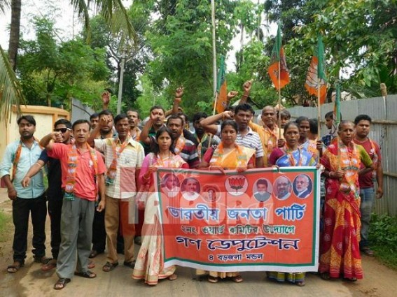 BJP protests against deplorable road condition